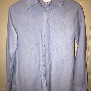 Women’s long sleeve button blouse!